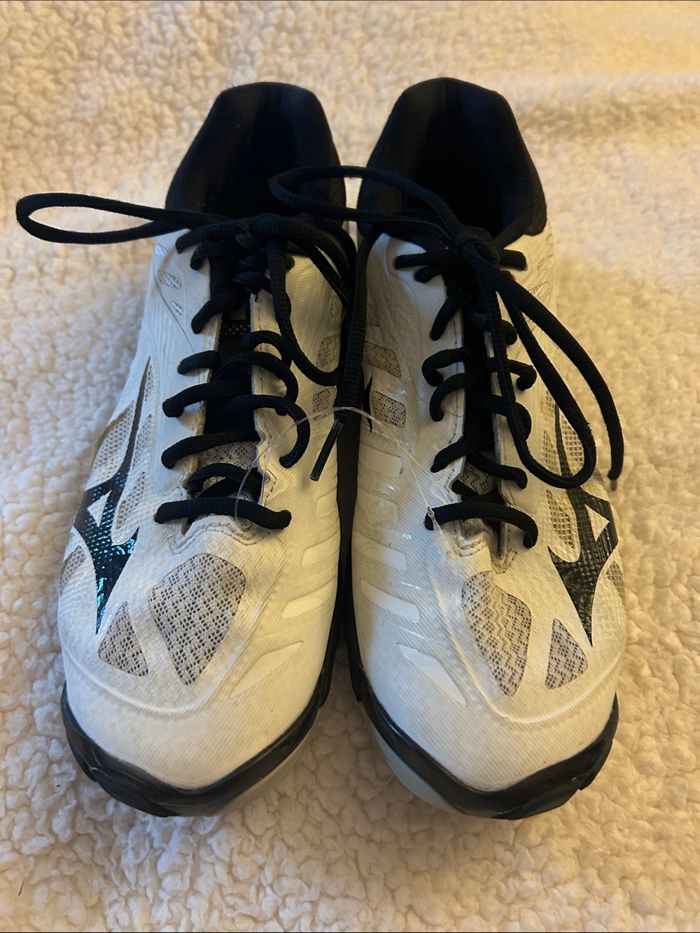Women’s Size 9 Wave Lightning Volleyball Shoes